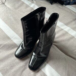 EUC Vince Camuto Dannia Black Leather Heeled Ankle Boots Sz 7M